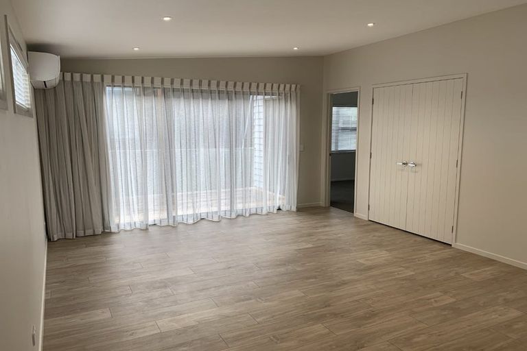 Photo of property in 10b Marama Street, Castor Bay, Auckland, 0620