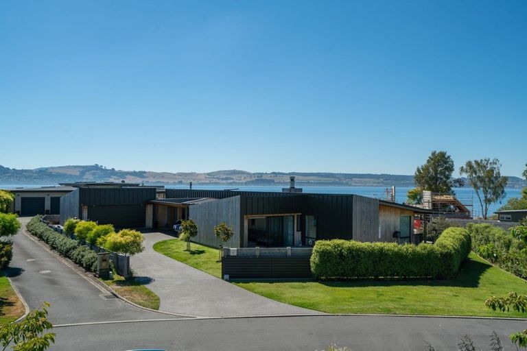Photo of property in 6 Kuiwai Drive, Rainbow Point, Taupo, 3330