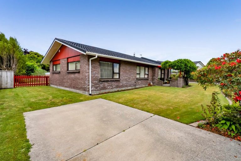 Photo of property in 21 Kowhai Street, Inglewood, 4330