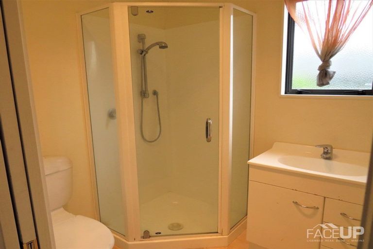 Photo of property in 26 Reybert Place, Massey, Auckland, 0614