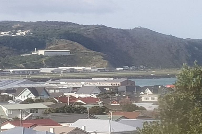 Photo of property in 44 Queens Drive, Lyall Bay, Wellington, 6022