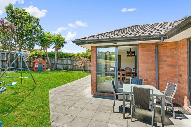 Photo of property in 70 South Kensington Way, Henderson, Auckland, 0612