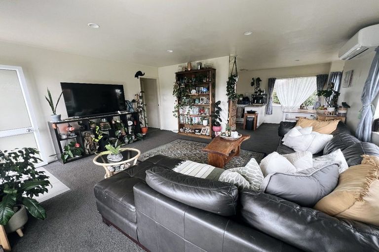 Photo of property in 38 Charlotte Street, Stanmore Bay, Whangaparaoa, 0932