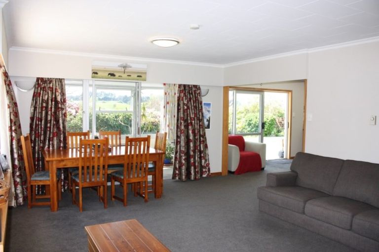 Photo of property in 22 Tiratu Road, Dannevirke, 4976