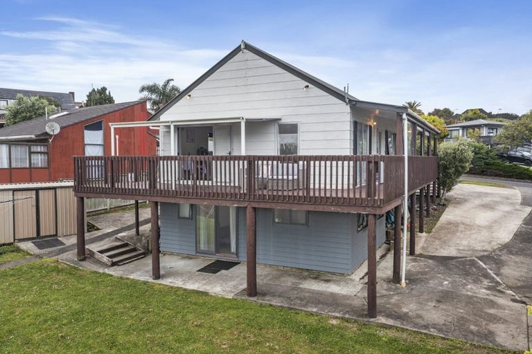 Photo of property in 7 Kingussie Place, Highland Park, Auckland, 2010