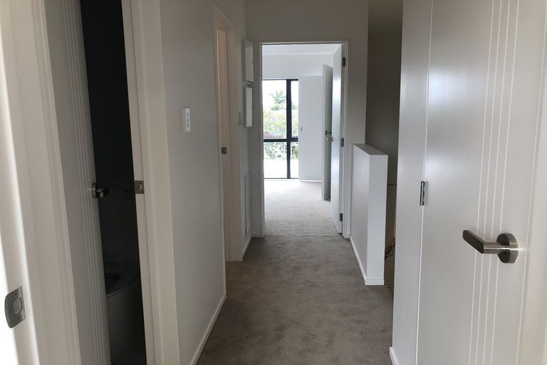 Photo of property in 13d Serjeant Street, Henderson, Auckland, 0612