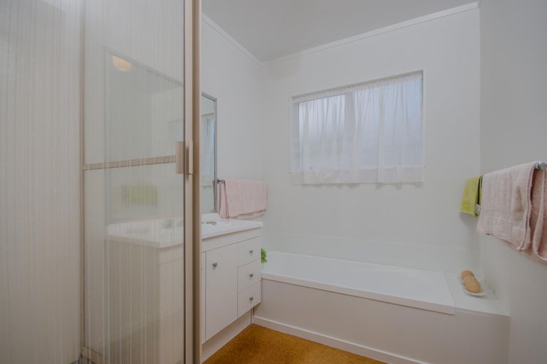 Photo of property in 3/91 Lynwood Road, New Lynn, Auckland, 0600