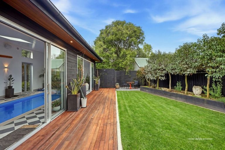 Photo of property in 9 Hadlow Place, Burnside, Christchurch, 8041