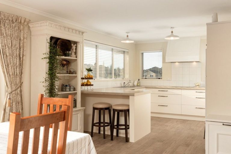 Photo of property in 2 Amy Place, Pyes Pa, Tauranga, 3112