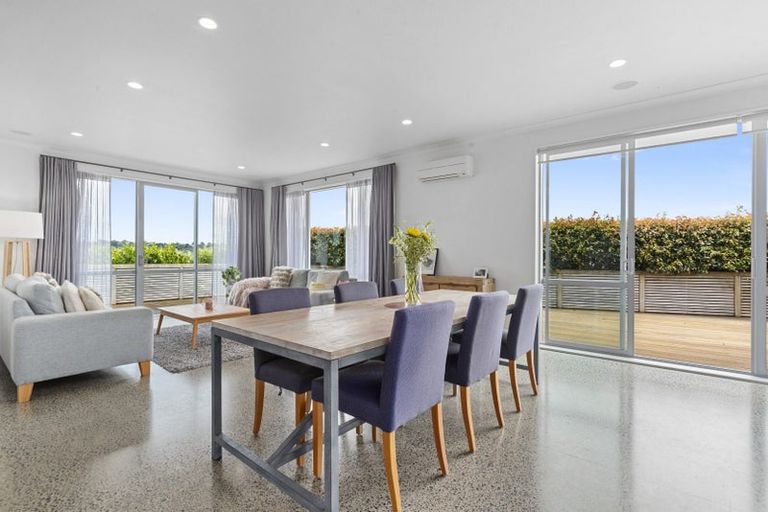 Photo of property in 156 Kittiwake Drive, Schnapper Rock, Auckland, 0632