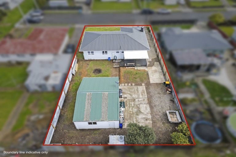 Photo of property in 19 Shamrock Street, Levin, 5510