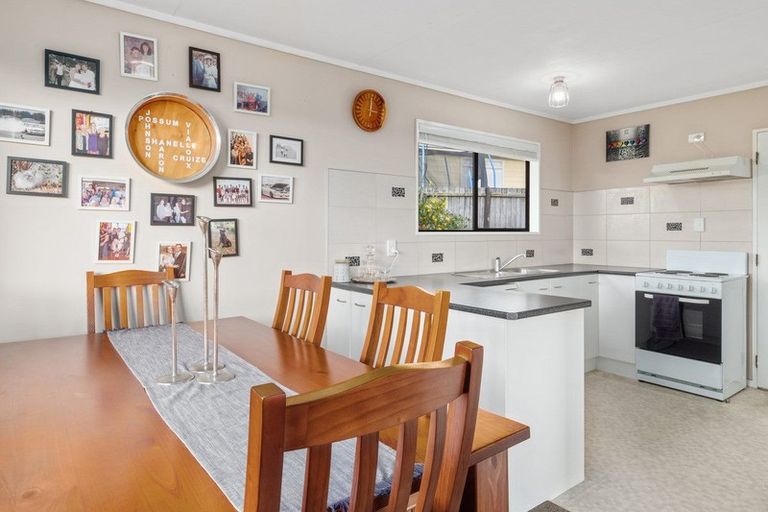 Photo of property in 8 Valley Road, Te Puke, 3119