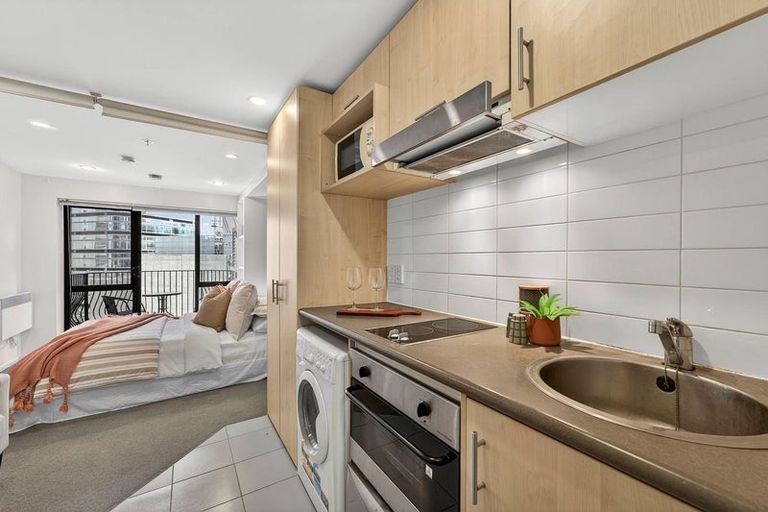 Photo of property in 23 Emily Place, Bellevue, Tauranga, 3110