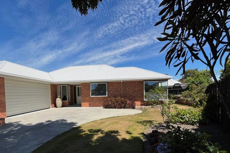 Photo of property in 21 Empress Place, Halswell, Christchurch, 8025