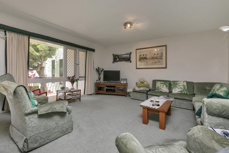 Photo of property in 17/34 Waiwera Place, Waiwera, Orewa, 0994