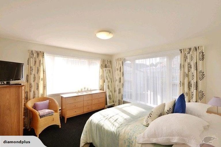 Photo of property in 51 Grahams Road, Ilam, Christchurch, 8041