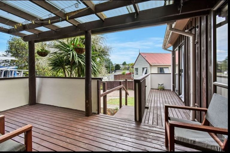 Photo of property in 80 Everglade Drive, Goodwood Heights, Auckland, 2105