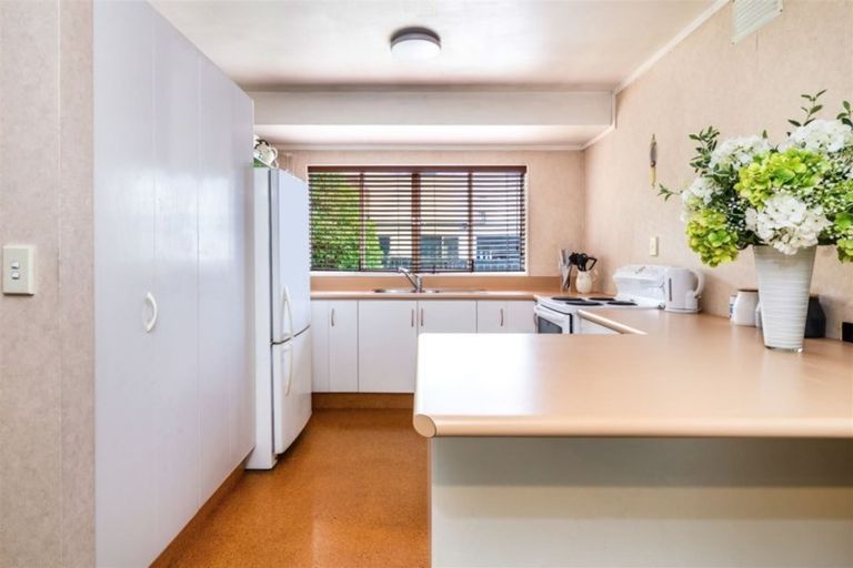 Photo of property in 2/15 Kotare Street, Hilltop, Taupo, 3330