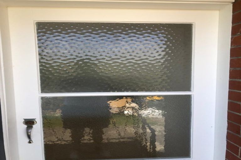 Photo of property in 79 Royal View Road, Te Atatu South, Auckland, 0610