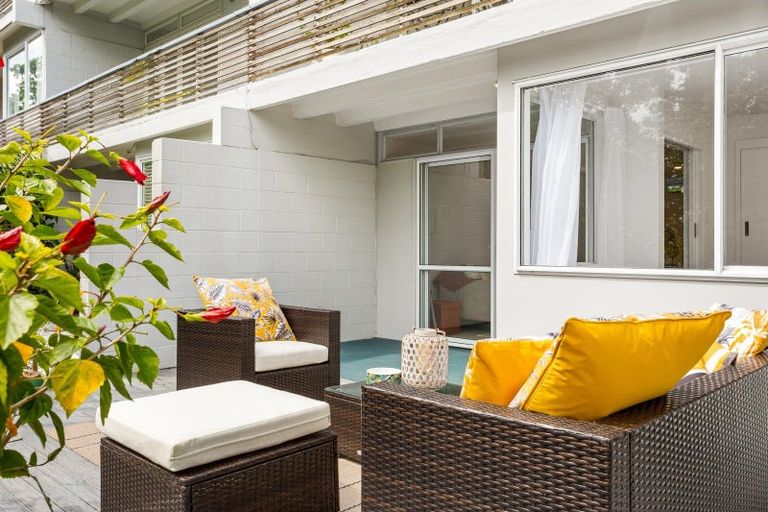 Photo of property in 24/73 Princes Street, Northcote Point, Auckland, 0627