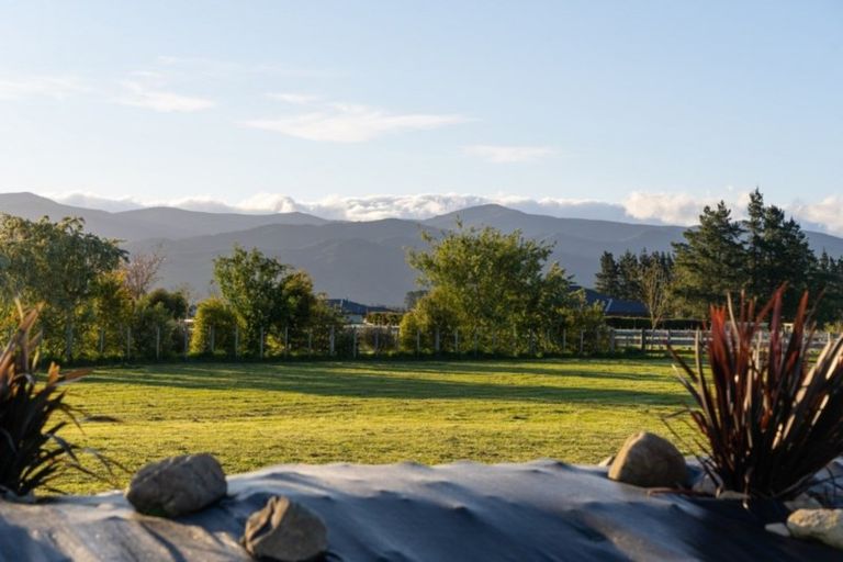 Photo of property in 37 Governors Green Drive, Greytown, 5712