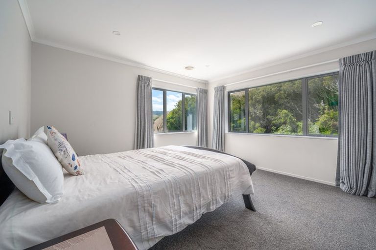 Photo of property in 5 Crompton Avenue, Churton Park, Wellington, 6037