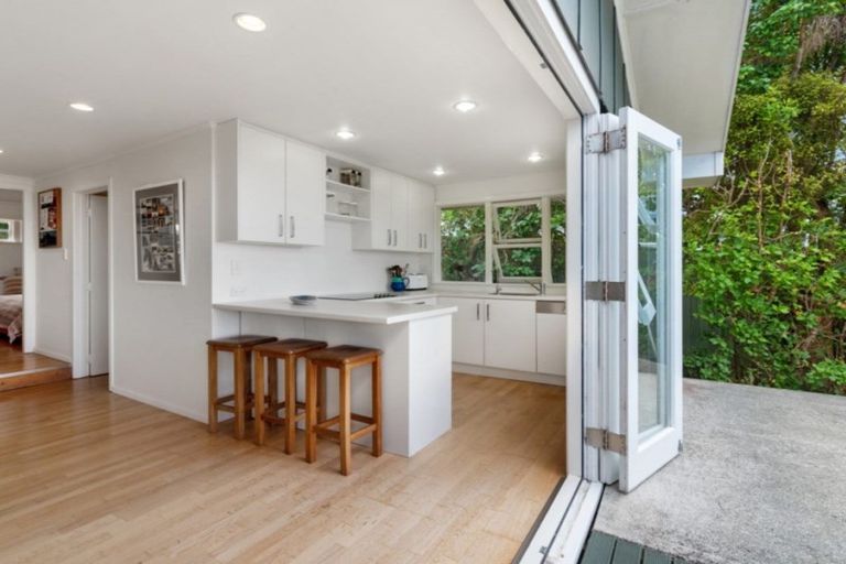 Photo of property in 3 Kowhai Terrace, Leigh, 0985