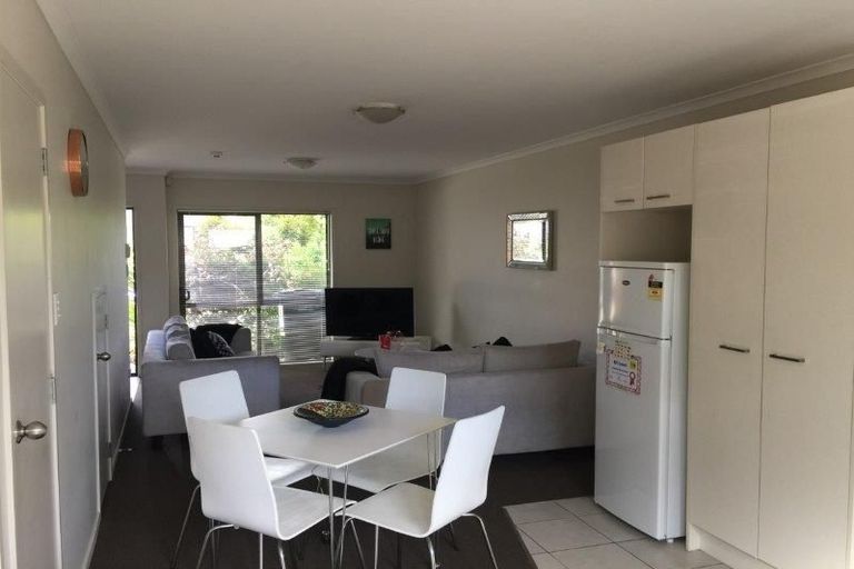 Photo of property in 24/94 Glengarry Road, Glen Eden, Auckland, 0602