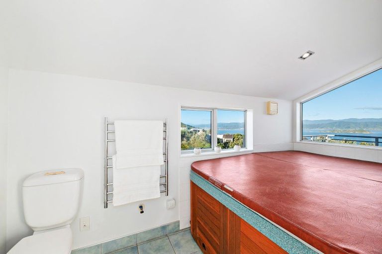 Photo of property in 127 Homebush Road, Khandallah, Wellington, 6035