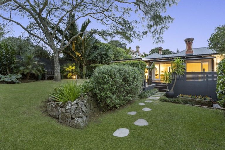 Photo of property in 39 Esplanade Road, Mount Eden, Auckland, 1024