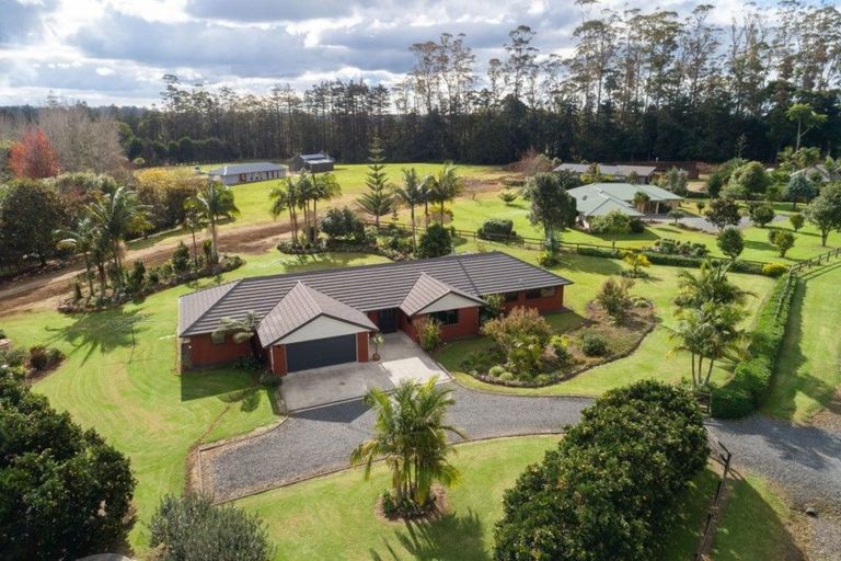 Photo of property in 6 Okura Drive, Kerikeri, 0230