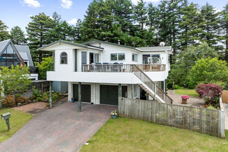 Photo of property in 115 Chevron Crescent, Whangamata, 3620