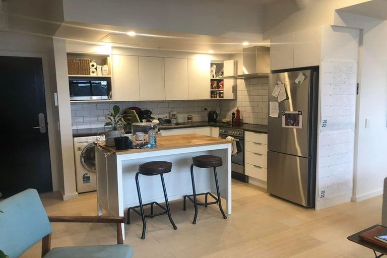 Photo of property in Quantum On Thorndon Quay, 3/163b Thorndon Quay, Pipitea, Wellington, 6011