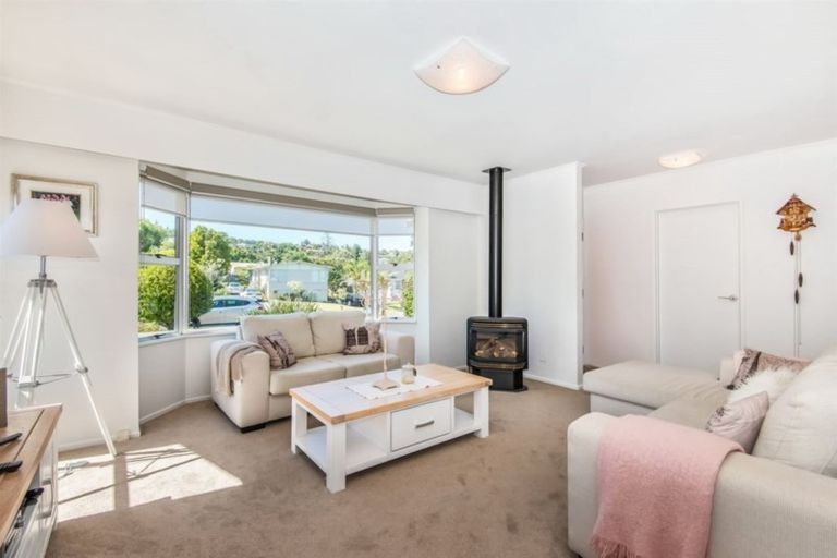 Photo of property in 35 Powrie Street, Glenfield, Auckland, 0629