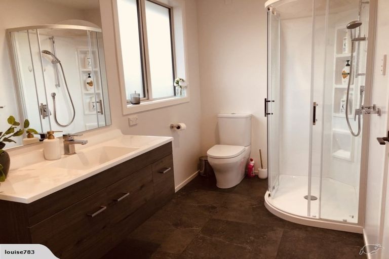 Photo of property in 6 Mararoa Drive, Manapouri, 9679