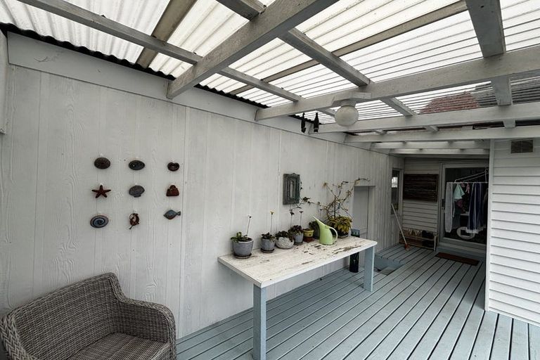 Photo of property in 115 Brooklands Road, Brooklands, New Plymouth, 4310