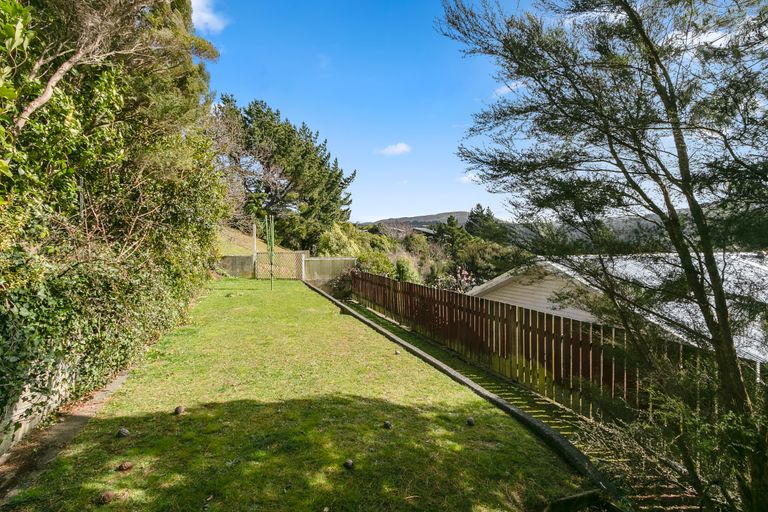 Photo of property in 110 Holborn Drive, Stokes Valley, Lower Hutt, 5019