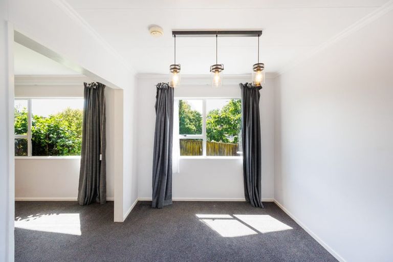 Photo of property in 14 Hillcrest Drive, Kelvin Grove, Palmerston North, 4414