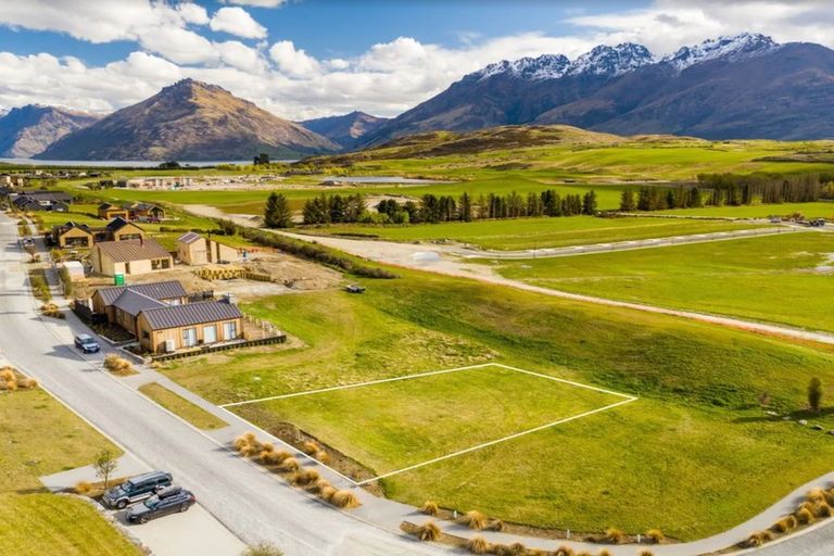 Photo of property in 35 Cunninghams Drive, Jacks Point, Queenstown, 9371