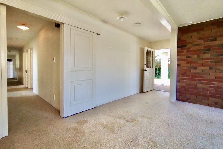 Photo of property in 2/36 Pupuke Road, Takapuna, Auckland, 0622