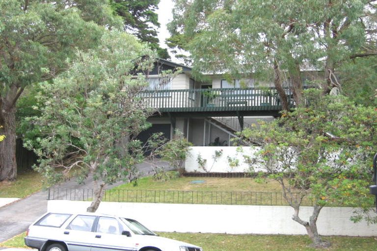 Photo of property in 47 Tamahere Drive, Glenfield, Auckland, 0629