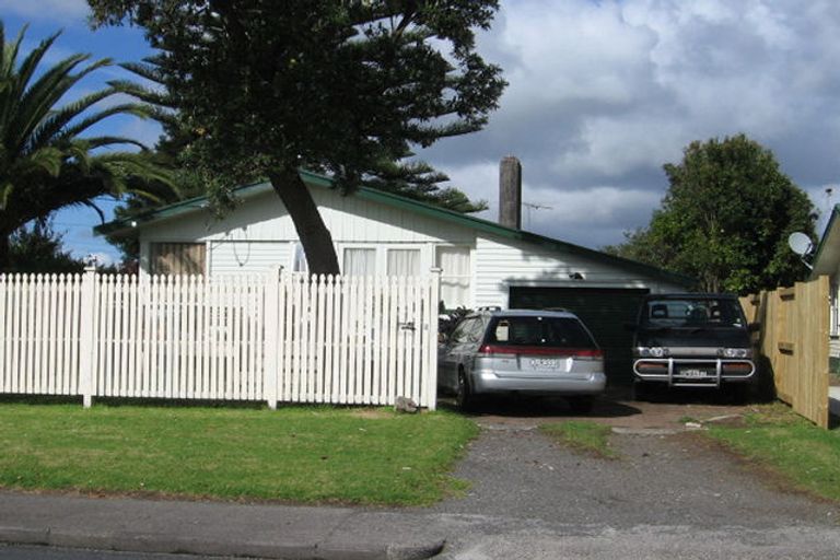 Photo of property in 3 Waipani Road, Te Atatu Peninsula, Auckland, 0610