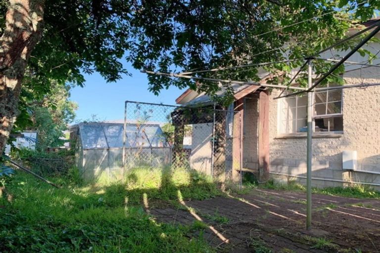 Photo of property in 1/9 Wairata Place, Te Atatu South, Auckland, 0610