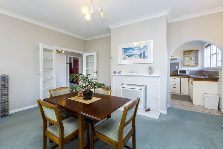 Photo of property in 10 Savage Crescent, Upper Hutt Central, Upper Hutt, 5018