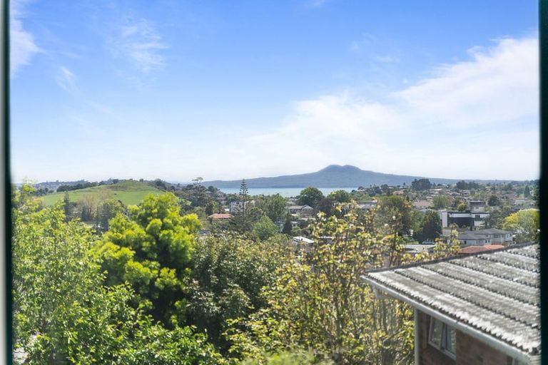 Photo of property in 33b Dalwhinnie Parade, Highland Park, Auckland, 2010