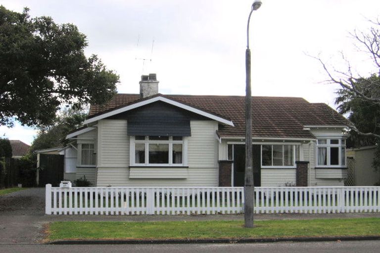 Photo of property in 27 Argyle Avenue, Takaro, Palmerston North, 4410