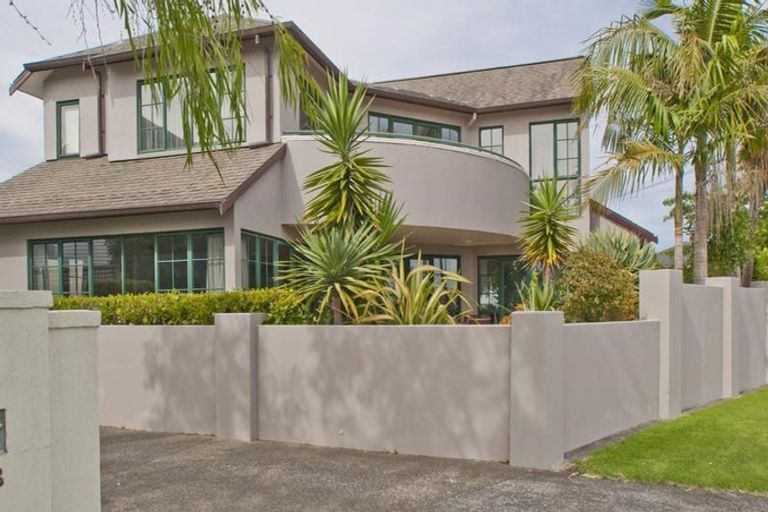 Photo of property in 2 Beach Road, Mellons Bay, Auckland, 2014