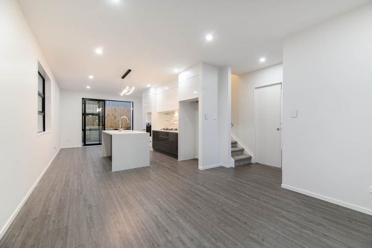 Photo of property in 44b Godley Road, Green Bay, Auckland, 0604