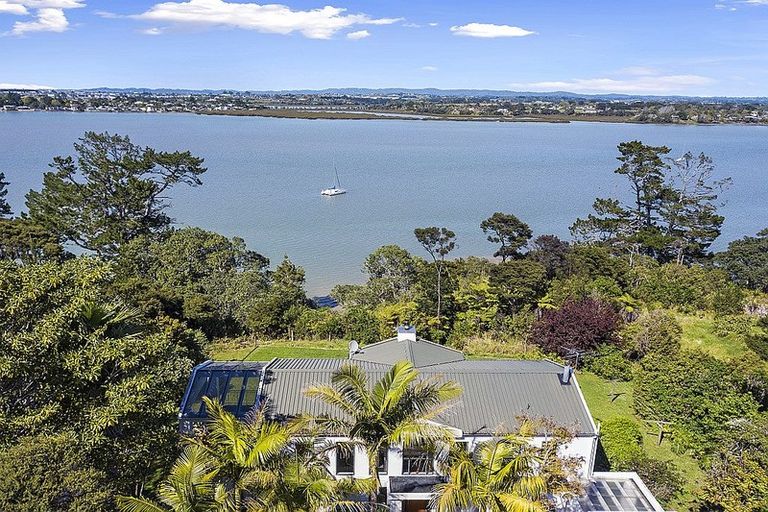 Photo of property in 7 Chatham Avenue, Paremoremo, Auckland, 0632
