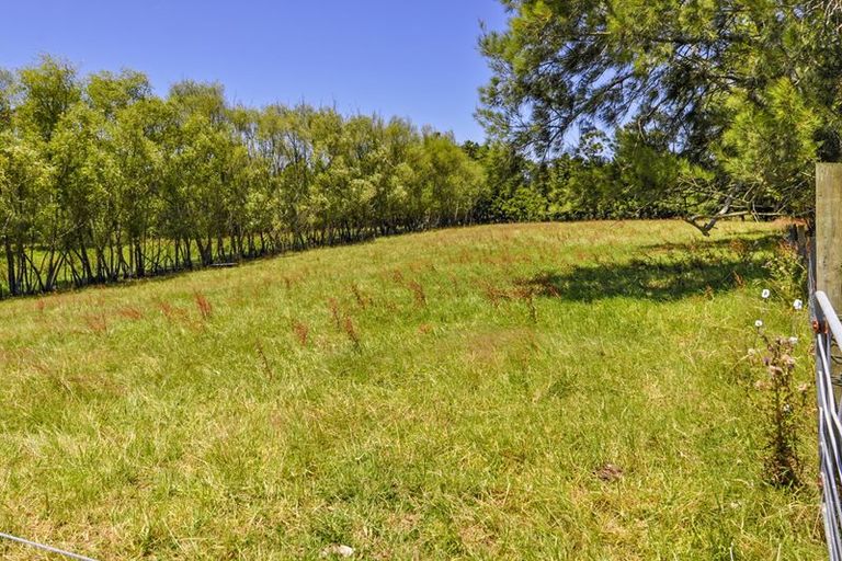 Photo of property in 47 Puke Road, Kumeu, 0891